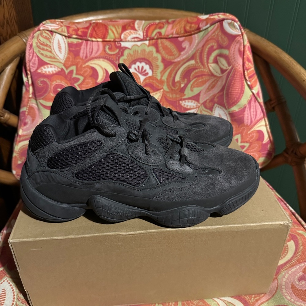 adidas Yeezy 500 “utility black”